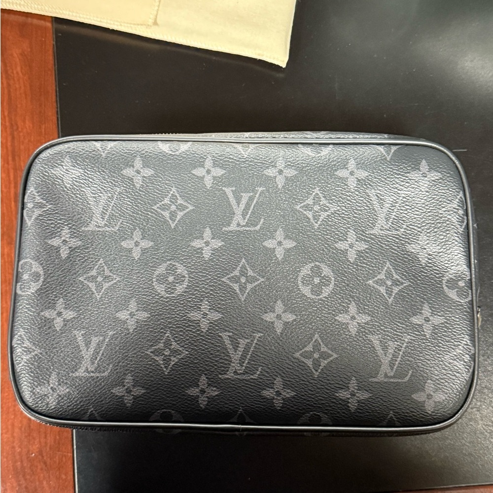 Louis Vuitton toilet pouch gm